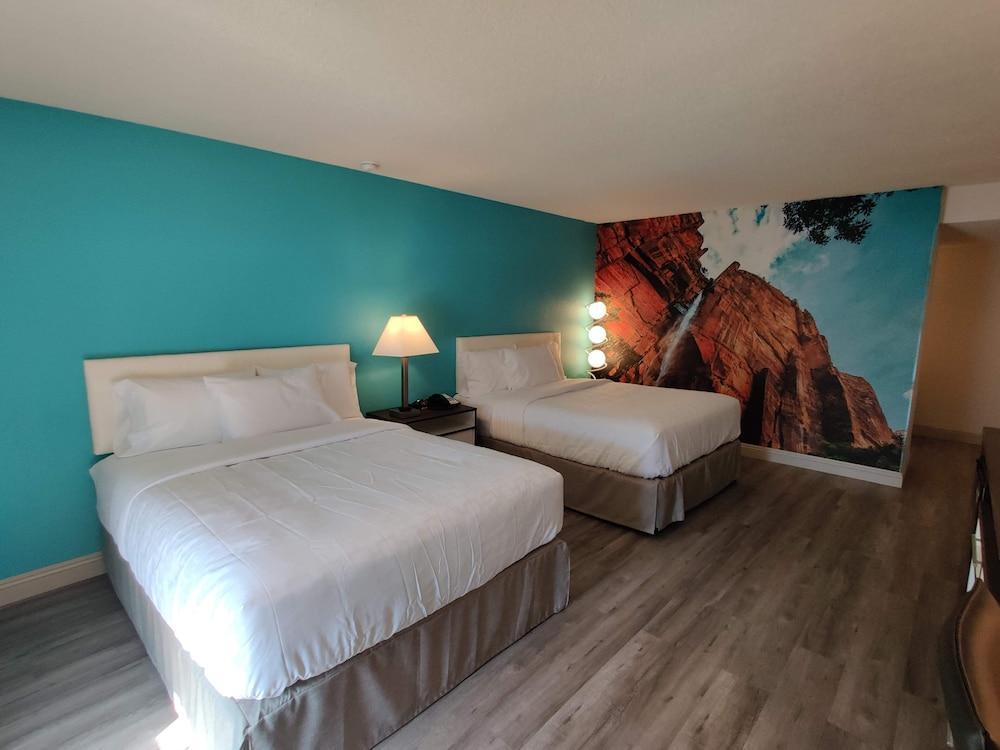 Hotel Clarion Pointe Fresno Near Yosemite Extérieur photo