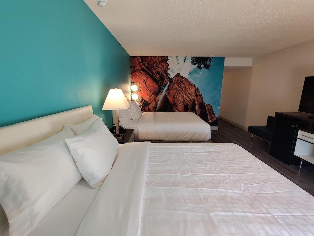 Hotel Clarion Pointe Fresno Near Yosemite Extérieur photo