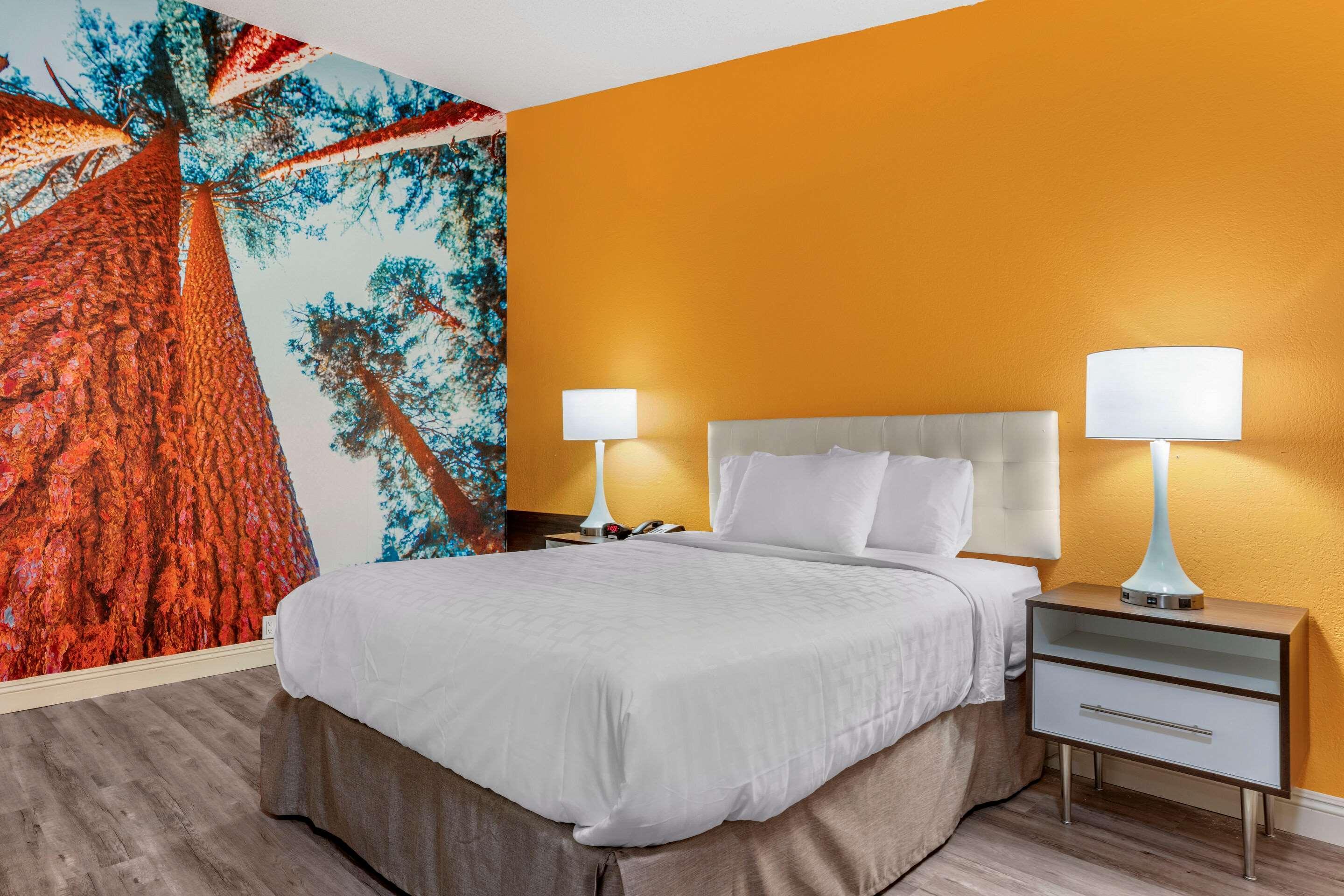 Hotel Clarion Pointe Fresno Near Yosemite Extérieur photo