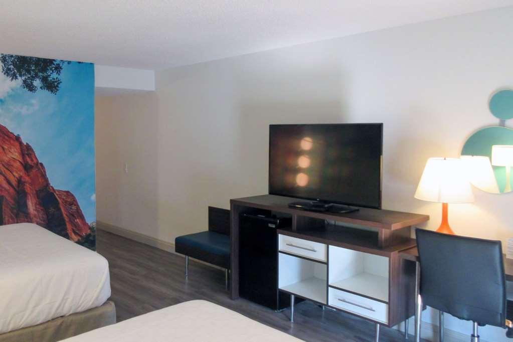 Hotel Clarion Pointe Fresno Near Yosemite Chambre photo