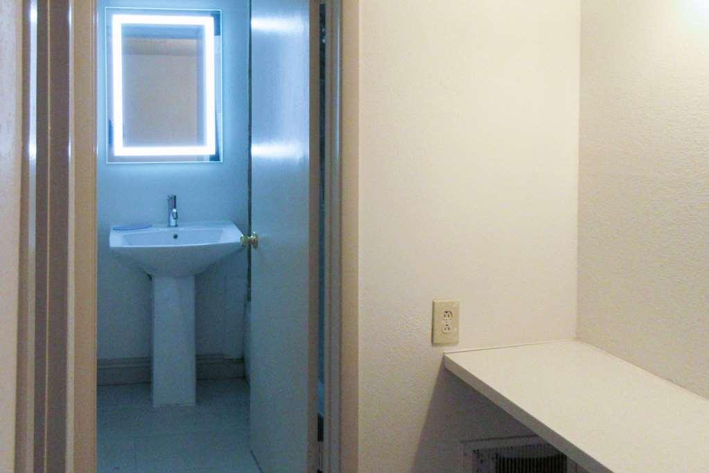 Hotel Clarion Pointe Fresno Near Yosemite Chambre photo