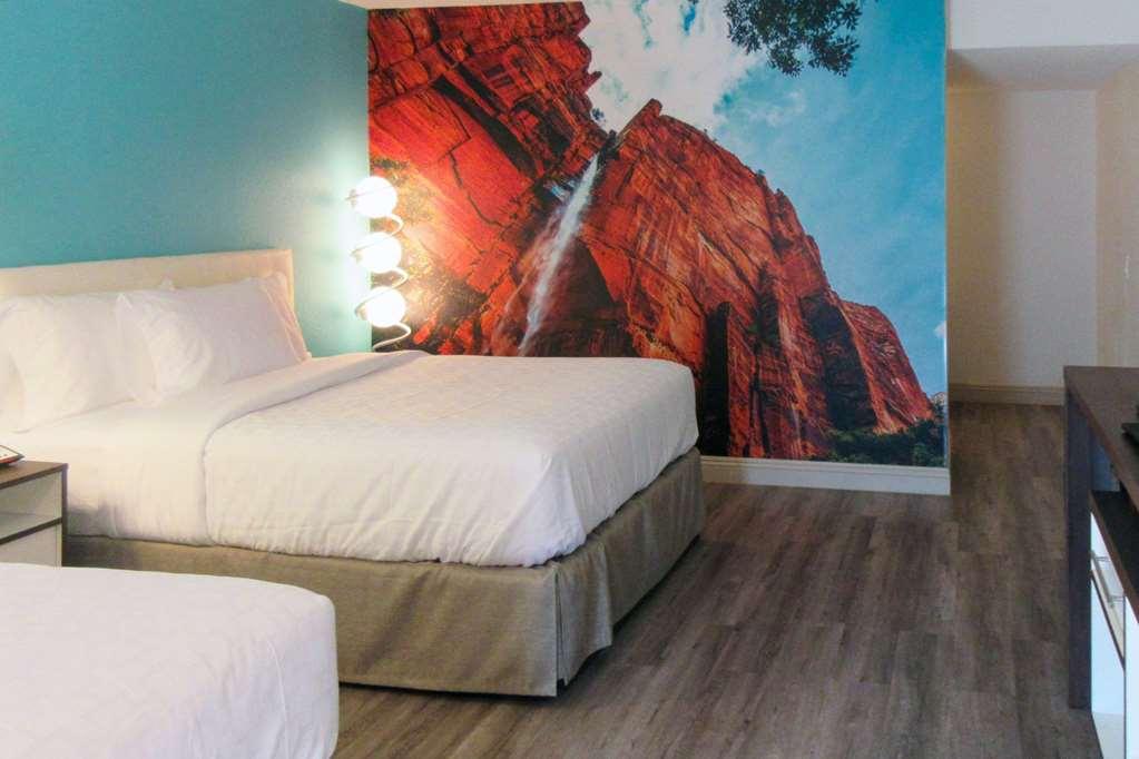 Hotel Clarion Pointe Fresno Near Yosemite Chambre photo