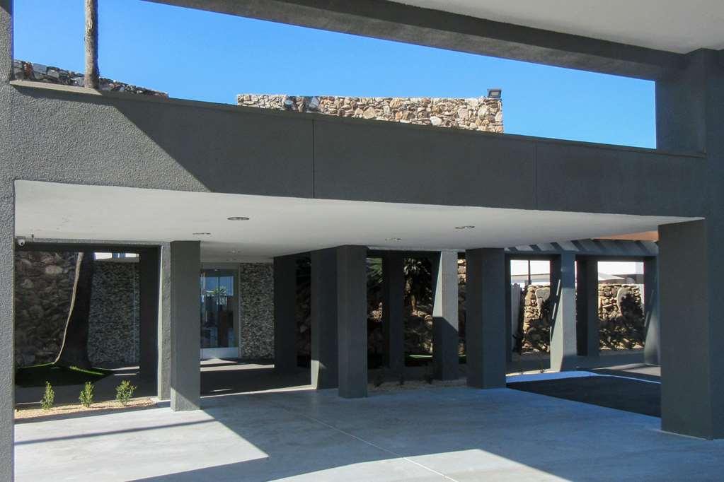 Hotel Clarion Pointe Fresno Near Yosemite Extérieur photo