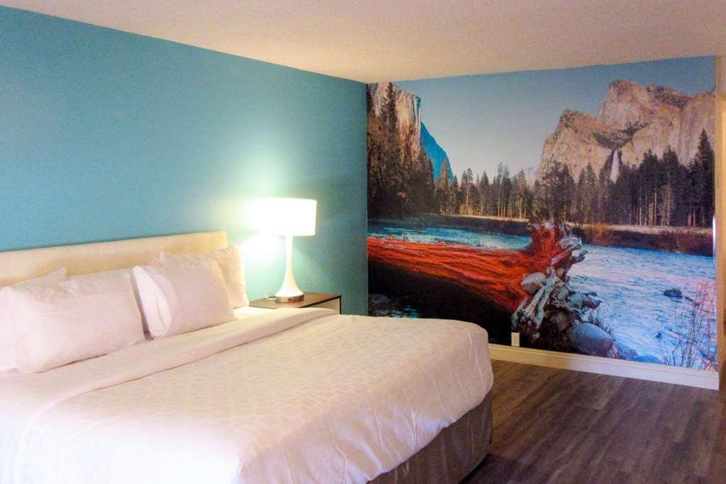 Hotel Clarion Pointe Fresno Near Yosemite Chambre photo