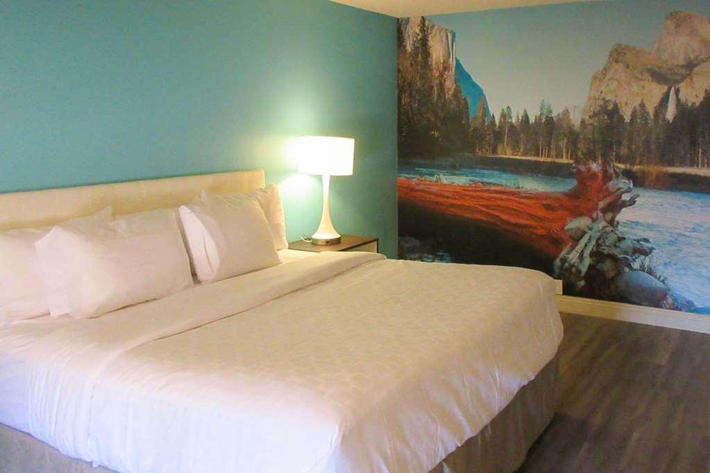 Hotel Clarion Pointe Fresno Near Yosemite Chambre photo