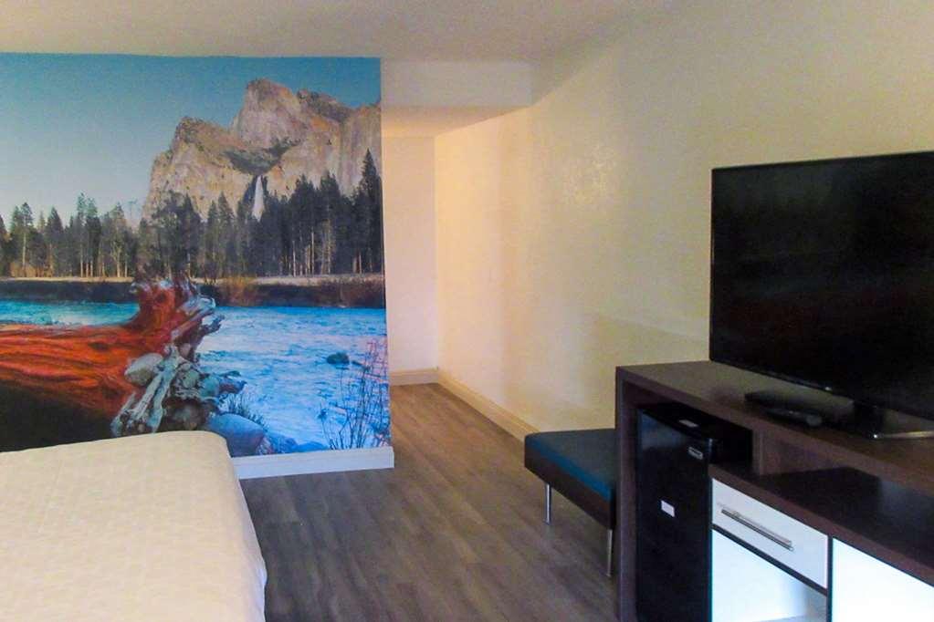 Hotel Clarion Pointe Fresno Near Yosemite Chambre photo